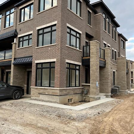 Luxury Brand New Townhouse In Milton Ontario 아파트 외부 사진