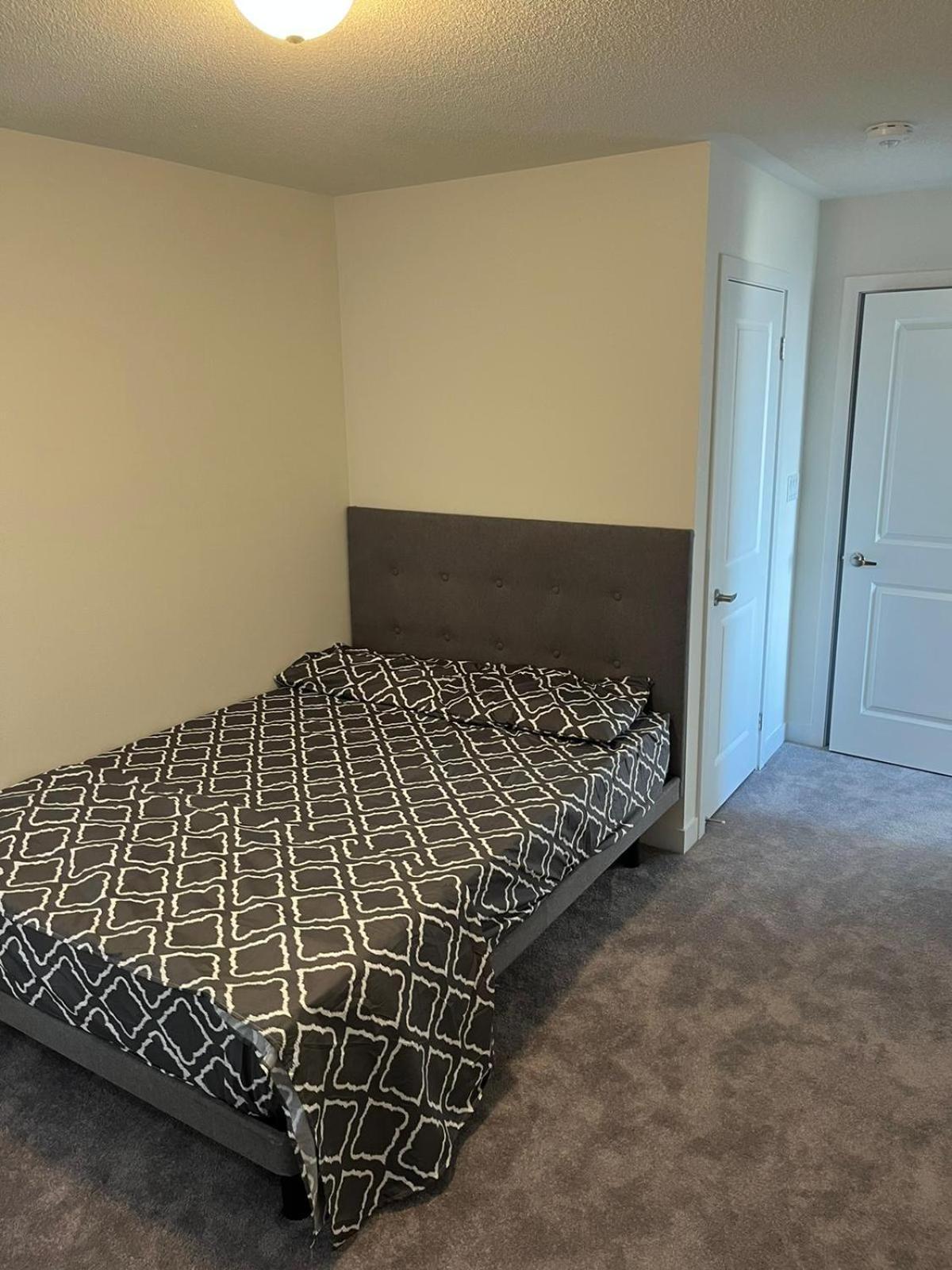 Luxury Brand New Townhouse In Milton Ontario 아파트 외부 사진