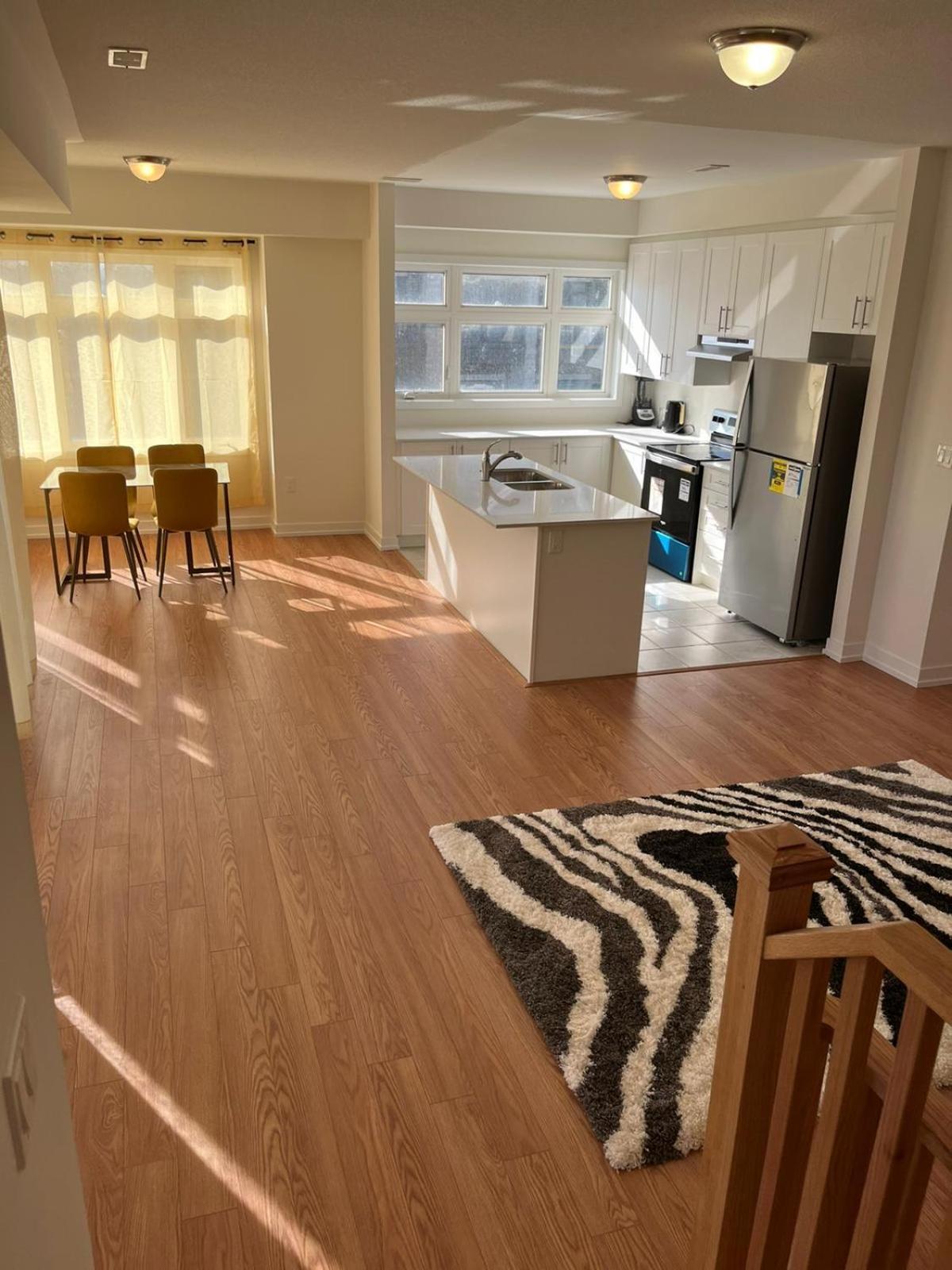 Luxury Brand New Townhouse In Milton Ontario 아파트 외부 사진